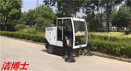 潔博士電動(dòng)掃地車用戶現(xiàn)場(chǎng) 潔博士電動(dòng)掃地車用戶現(xiàn)場(chǎng)